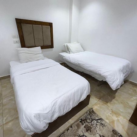 Full Pyramids View Apartment With Balcony For 8 P Kafrat al Jabal Exterior photo